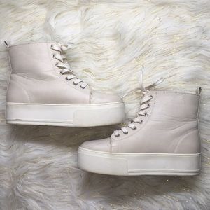 Platform Boots/Sneakers Forever 21